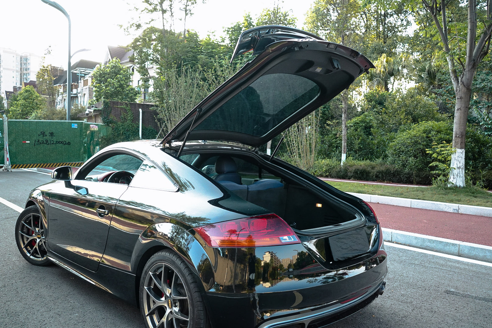 Audi TTS 2011 car image #31