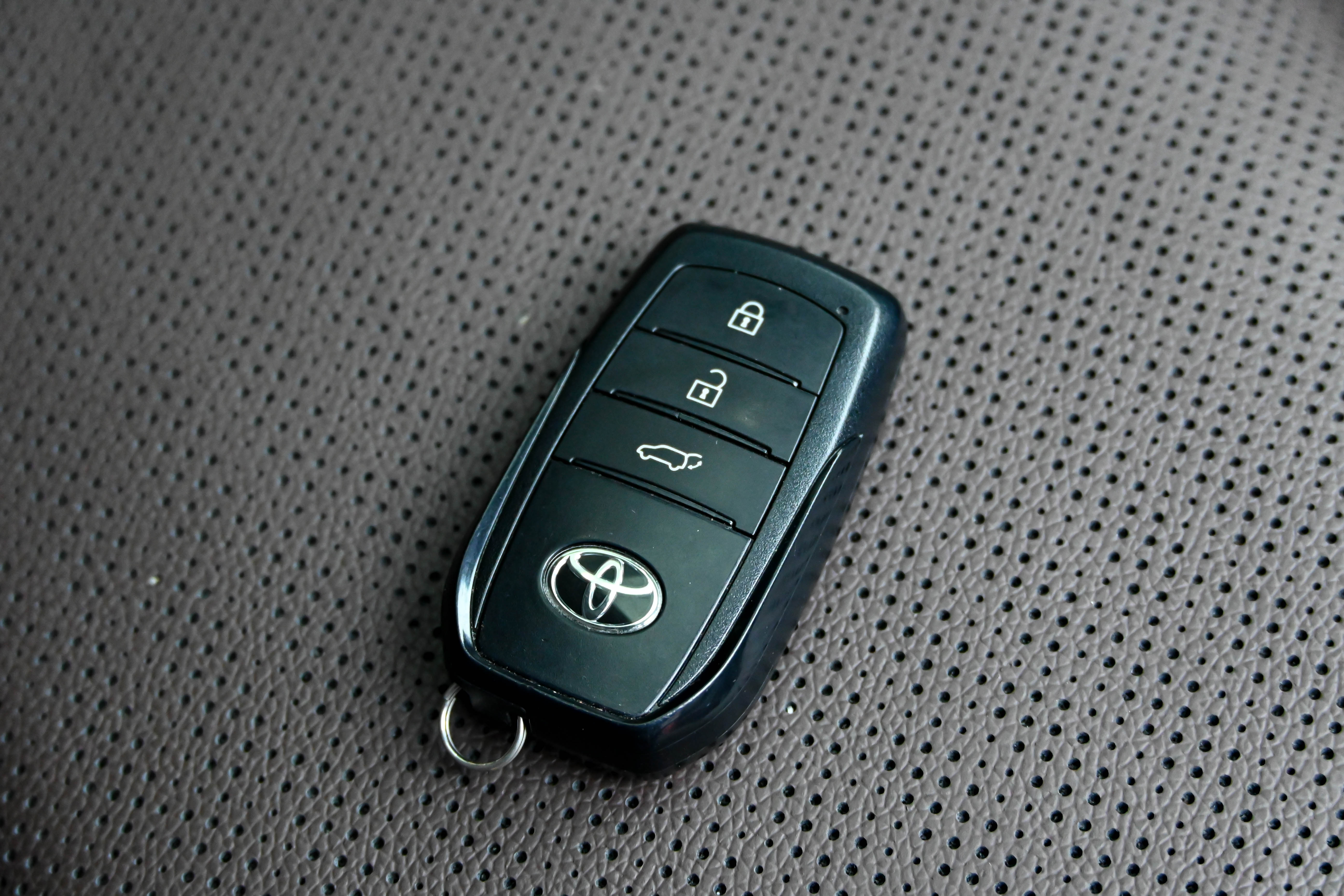 Toyota Land Cruiser Prado 2025 #31 Toyota Land Cruiser Prado 2025 car image #31