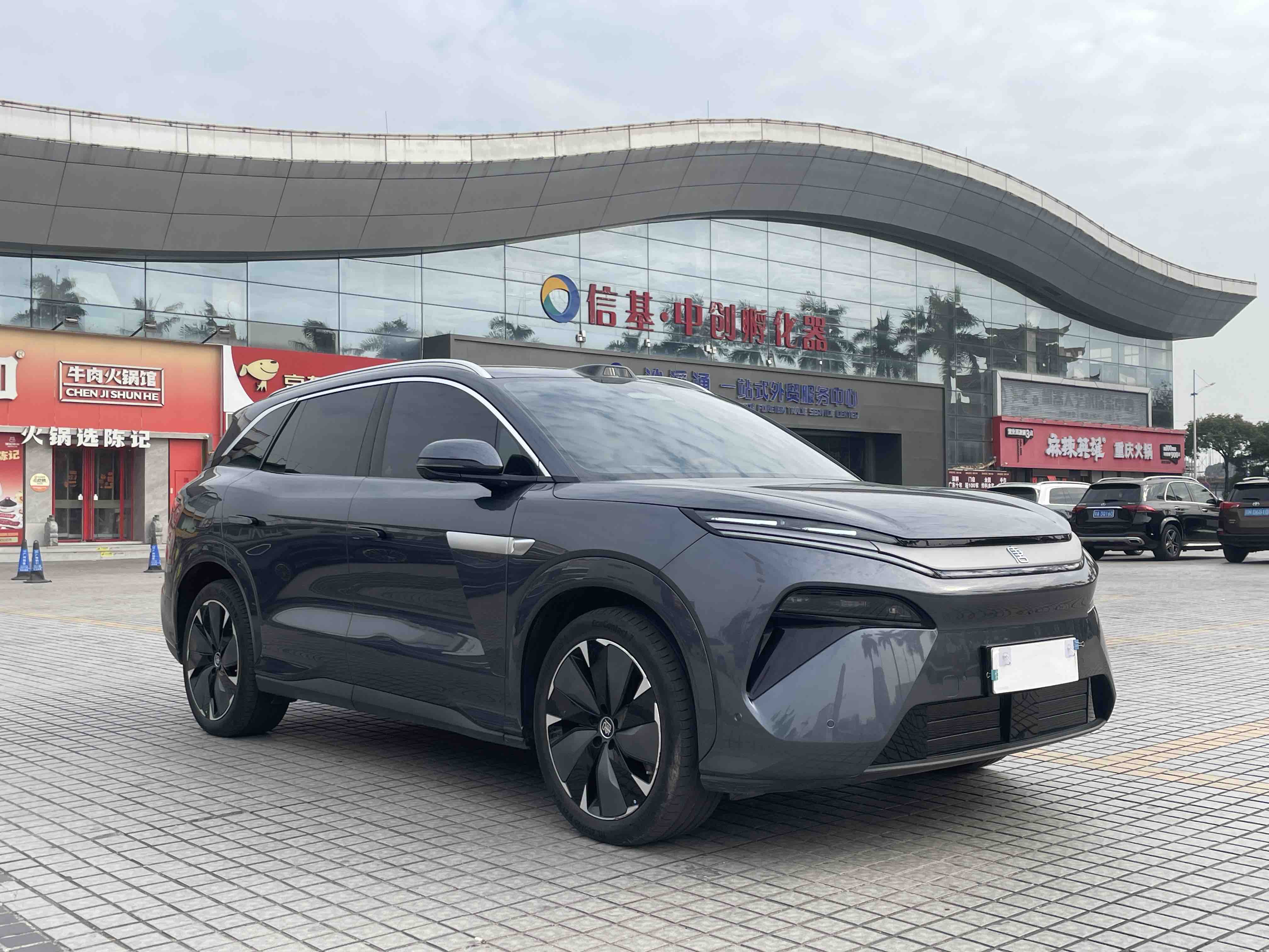 BYD Tang L 2025 immagine di auto #31