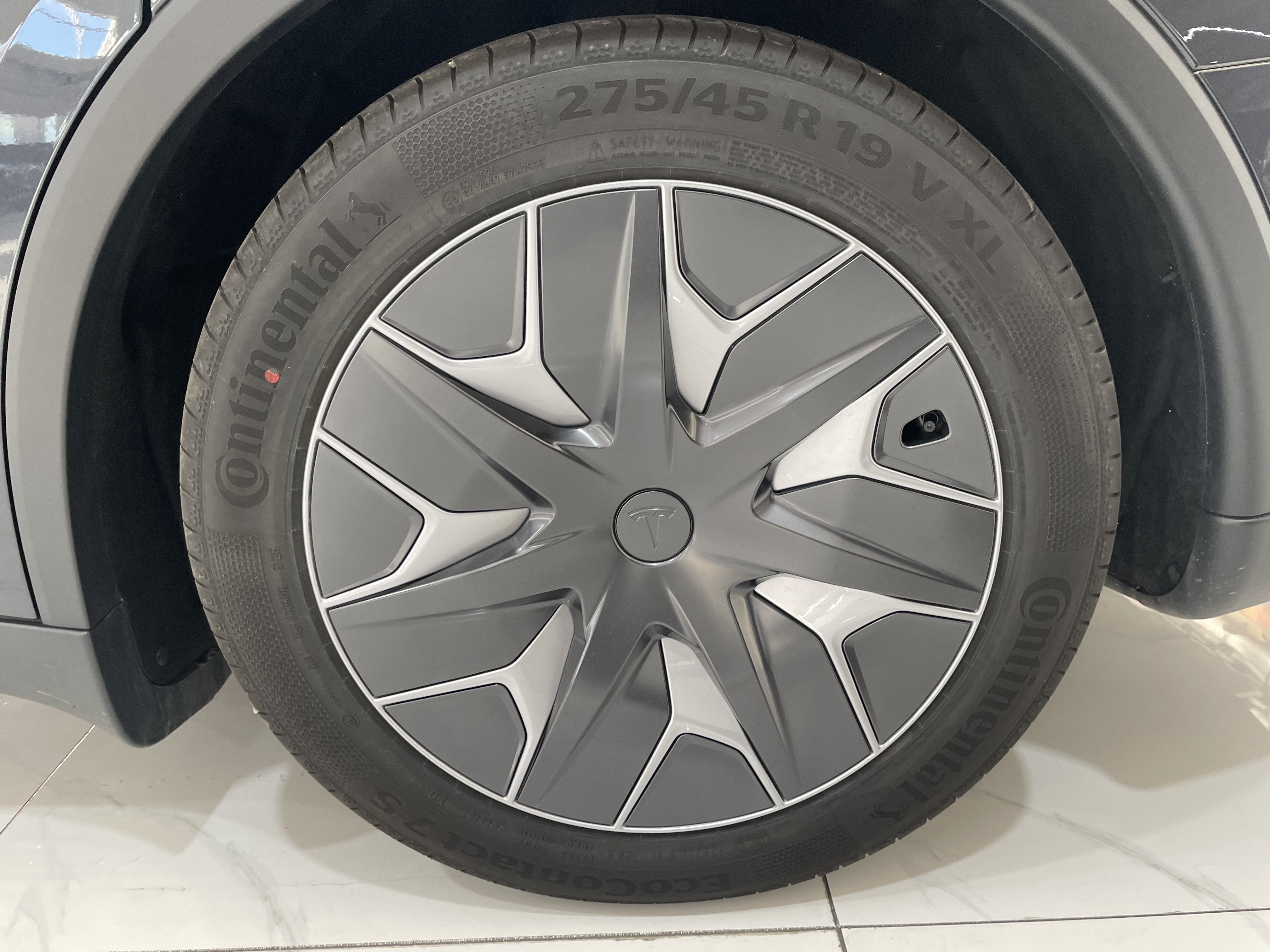 特斯拉 Model Y L 2025 汽车图片 #31