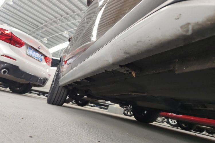 Volkswagen Cross Lavida 2017 صورة سيارة #31