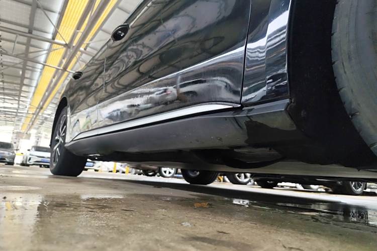 BYD e9 2021 car image #31