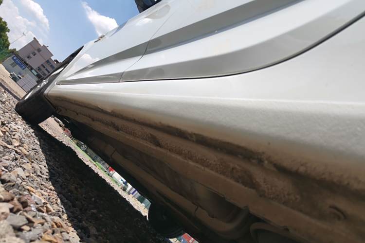 Hyundai Reina Hatchback 2015 car image #31