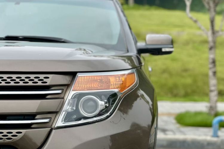 Ford Explorer (Imported) 2015 #31 Ford Explorer (Imported) 2015 car image #31