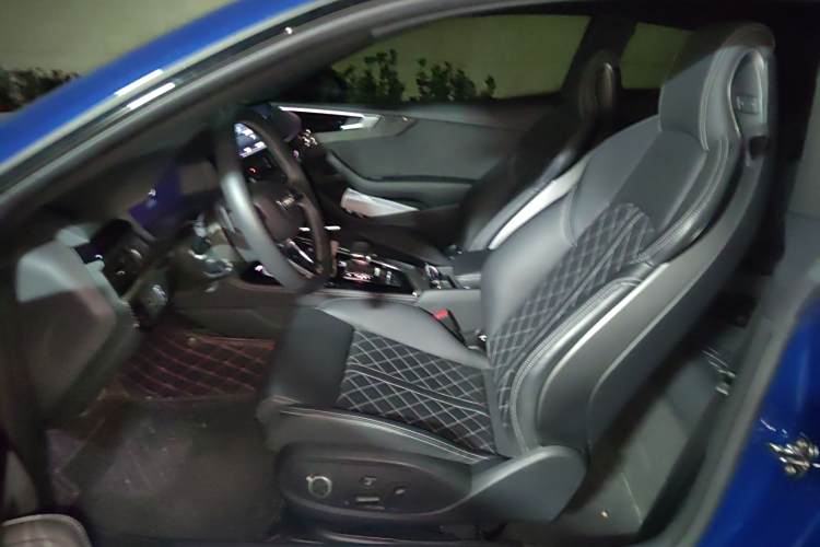 Audi S5 2023 car image #31