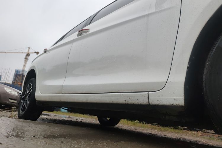 BYD G5 2017 #31 BYD G5 2017 car image #31