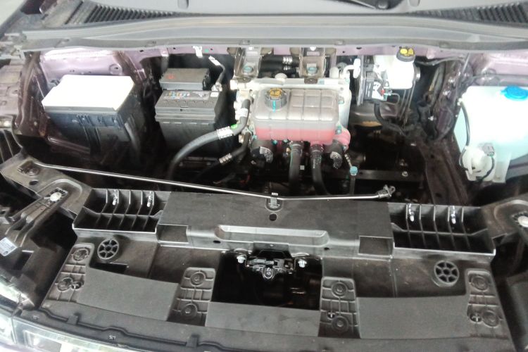 零跑汽车 零跑B01 2025 汽车图片 #31