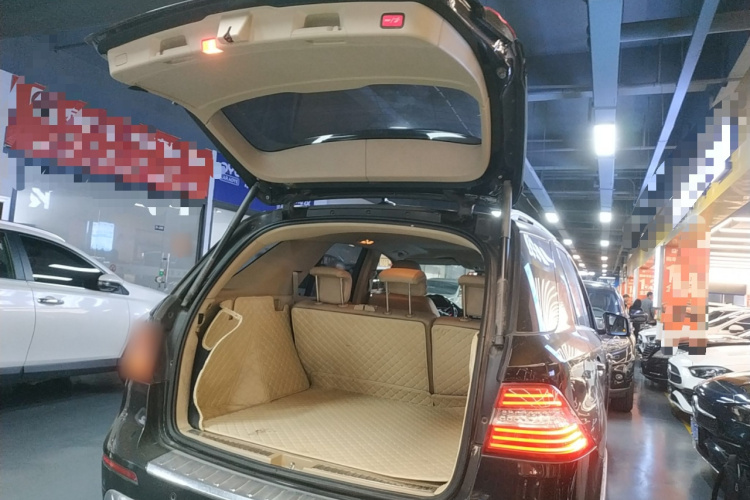 Mercedes-Benz M Class 2015 car image #31