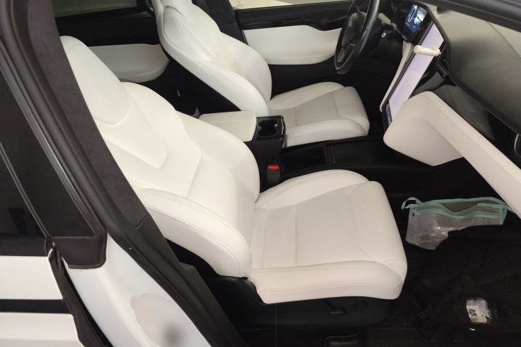 Tesla Model X 2019 car image #31