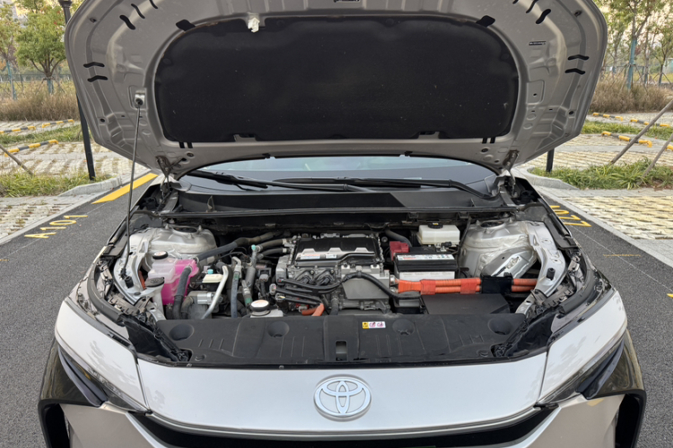 Toyota bZ4X 2022 immagine di auto #31