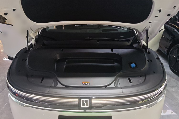 Zeekr 7X 2024 car image #31