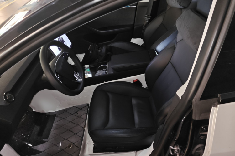 Tesla Model 3 2023 car image #31
