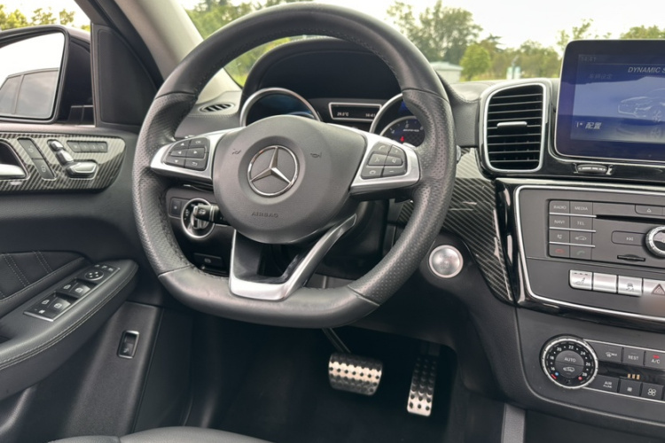 Mercedes-Benz GLE Coupe AMG 2017 #31 Mercedes-Benz GLE Coupe AMG 2017 car image #31