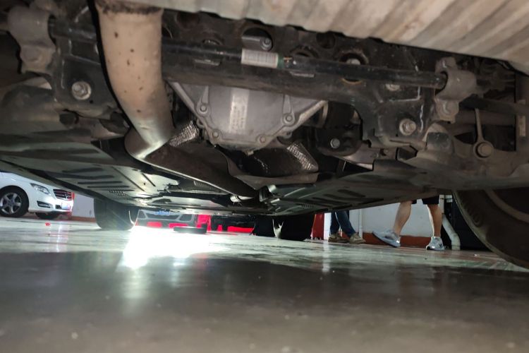 Mercedes-Benz GLE Class 2021 car image #31