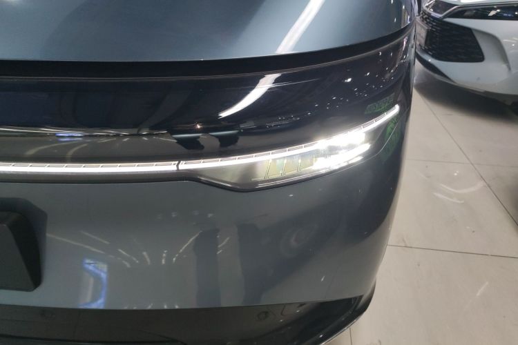 Zeekr 7X 2024 car image #31