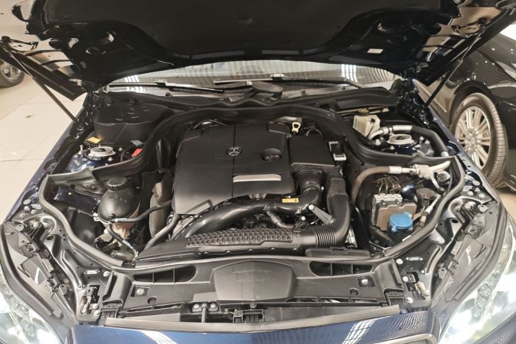Mercedes-Benz E Class 2015 car image #31