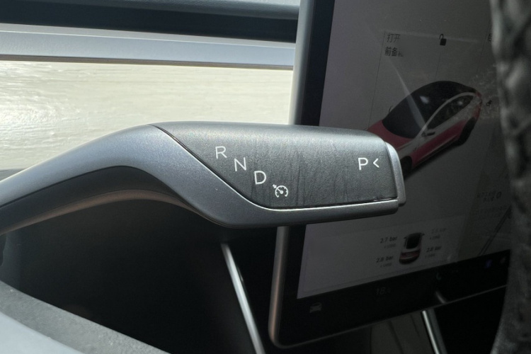Tesla Model 3 2020 car image #31