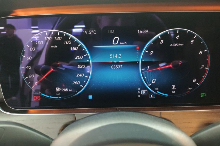 Mercedes-Benz E Class 2021 car image #31