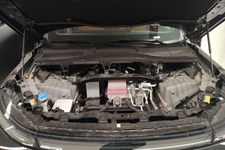 Xpeng G9 2025 immagine di auto #31