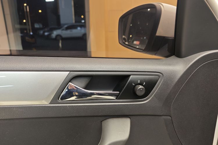 Skoda Rapid Spaceback 2019 car image #31