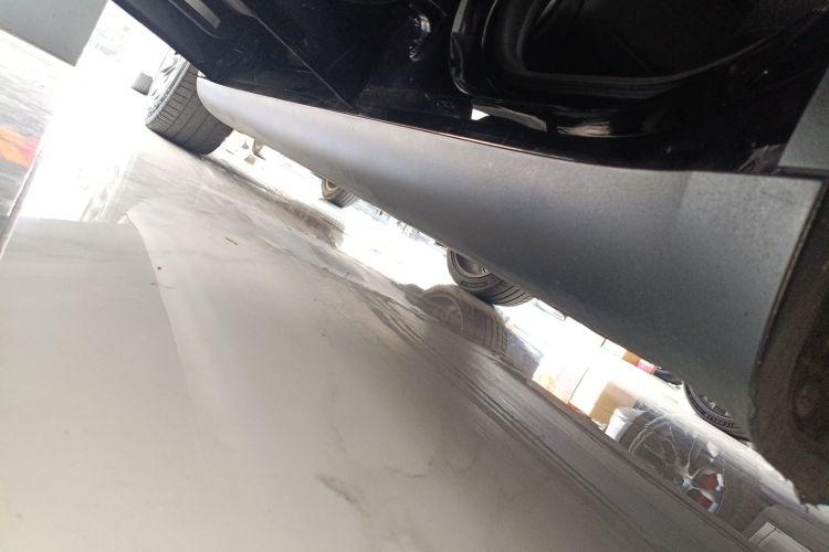 Tesla Model Y 2021 car image #31