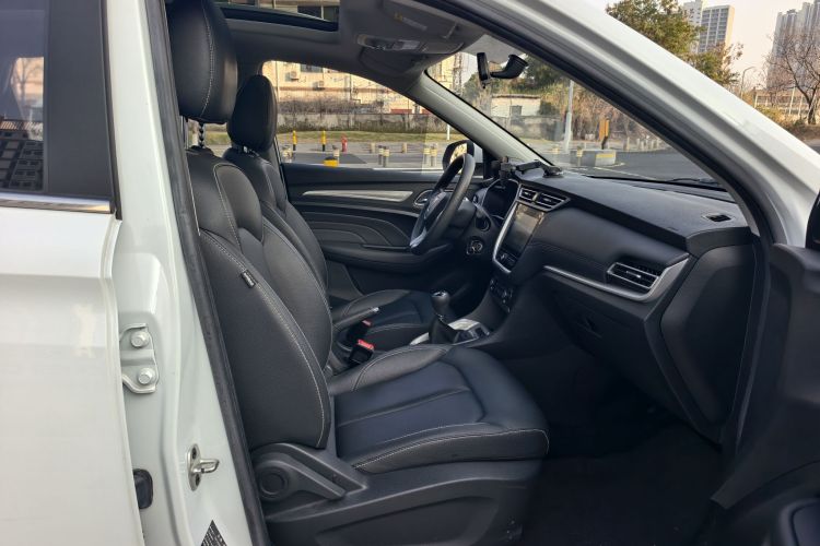 Roewe RX3 2020 изображение автомобиля #31