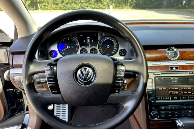 Volkswagen Pheaton 2016 immagine di auto #31