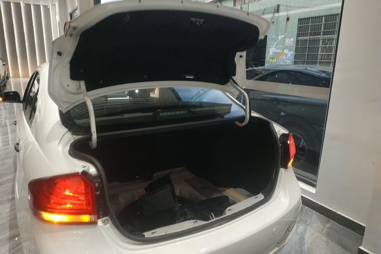 Suzuki Ciaz 2017 изображение автомобиля #31