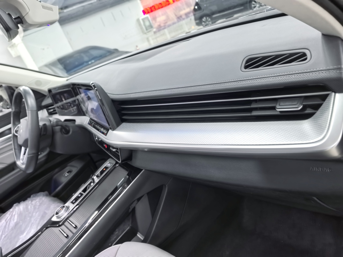 Volkswagen Tavendor 2023 car image #31