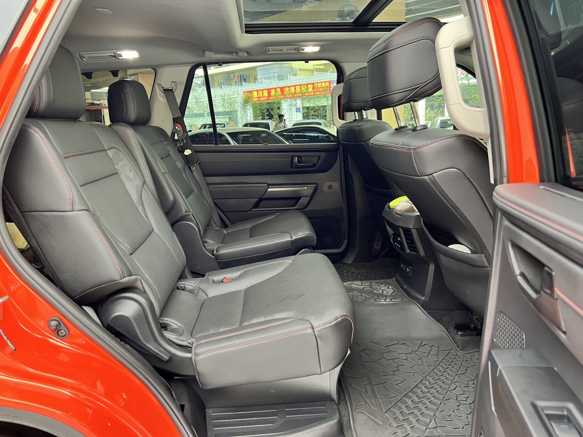 Toyota Sequoia 2024 #31 Toyota Sequoia 2024 imagen de coche #31