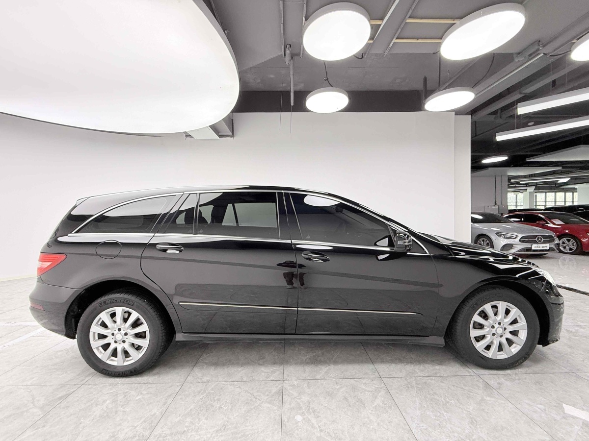 Mercedes-Benz R Class 2015 car image #31