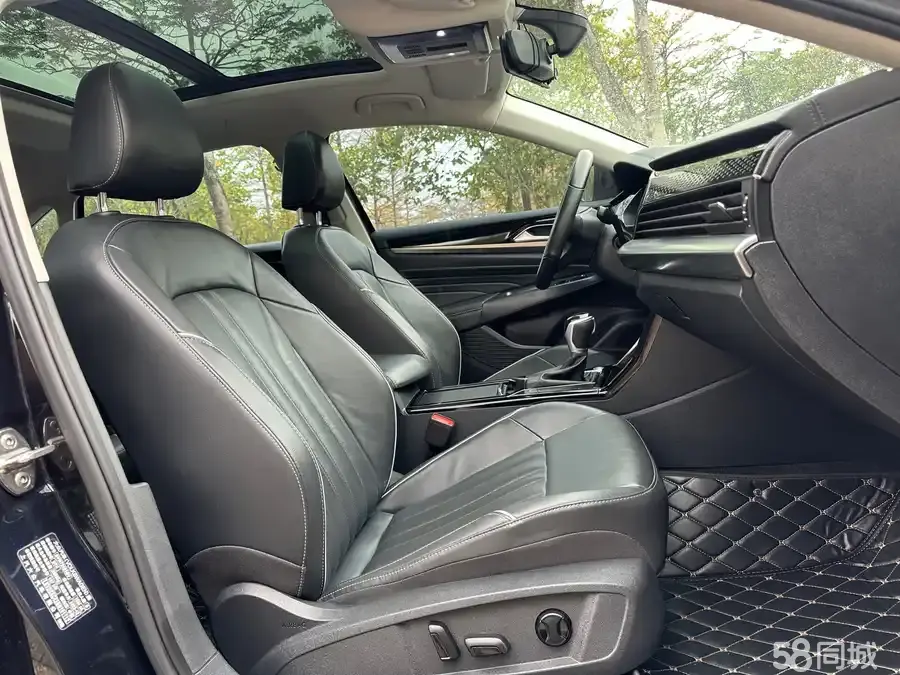 Volkswagen Passat 2021 car image #31