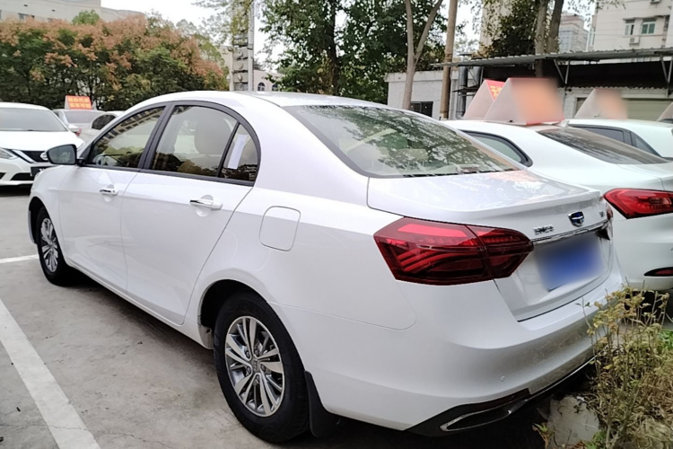 GEELY Emgrand 2019 #5 GEELY Emgrand 2019 car image #5