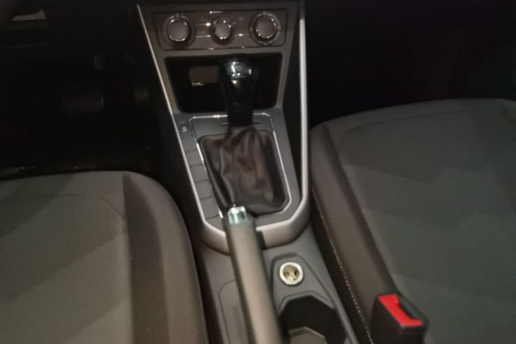 Volkswagen Polo 2019 car image #18