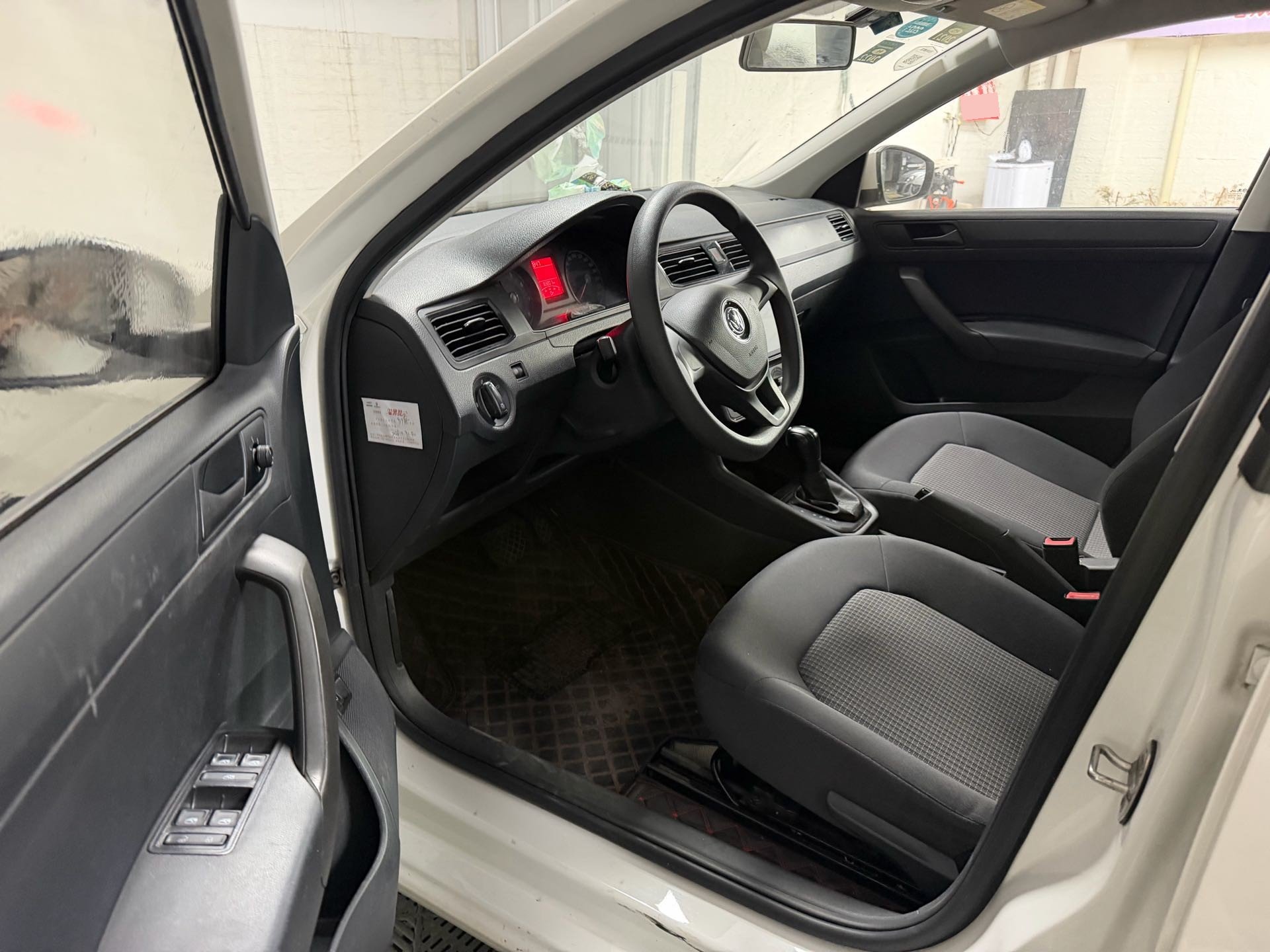 Volkswagen Santana 2019 car image #9