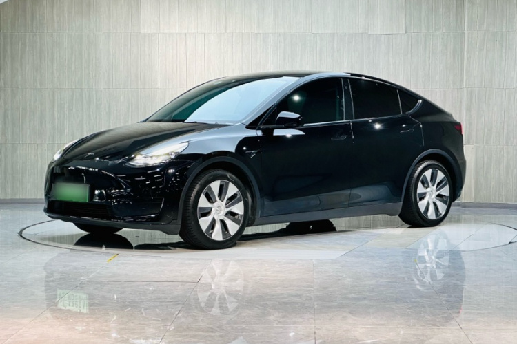 Tesla Model Y 2022 #2 Tesla Model Y 2022 car image #2