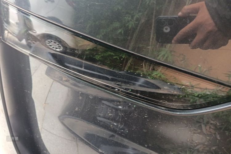 Tesla Model Y 2025 car image #8