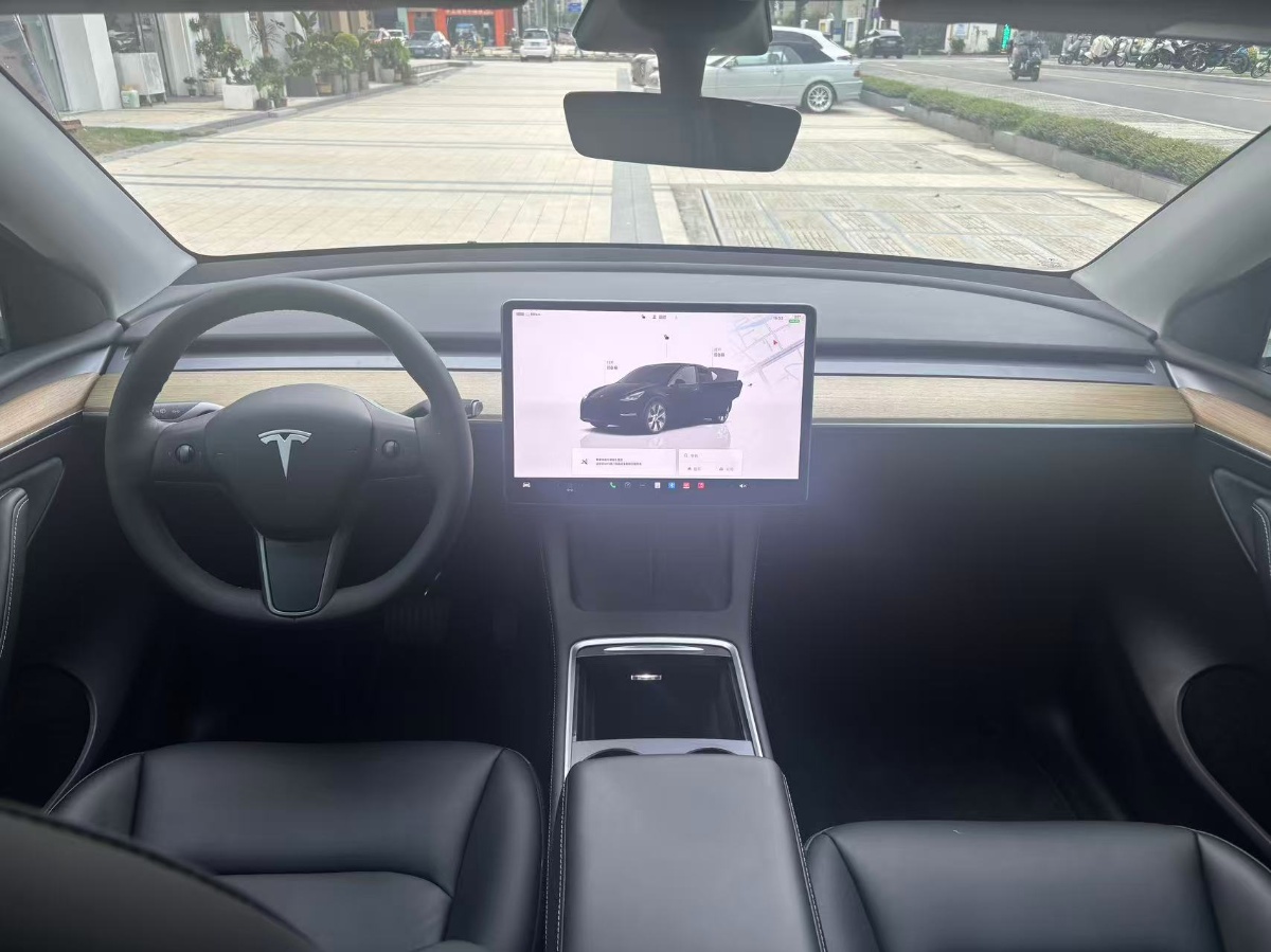 Tesla Model Y 2023 car image #6