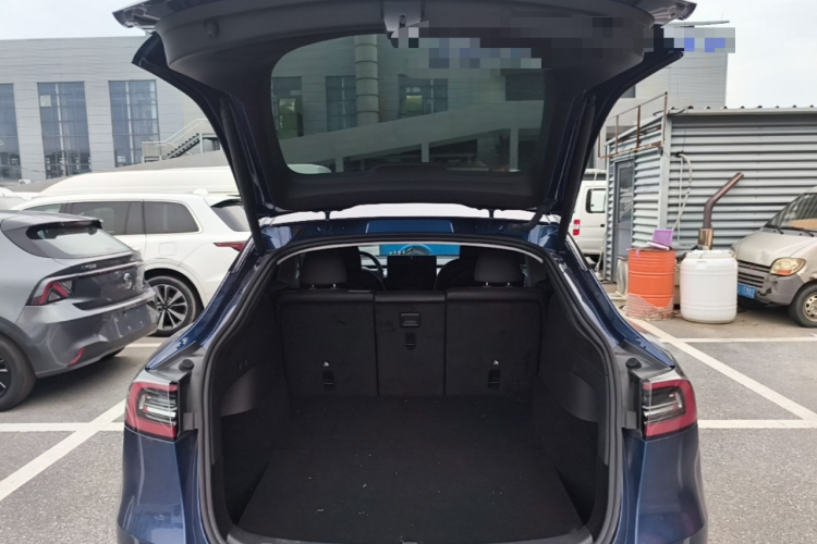 Tesla Model Y 2023 #19 Tesla Model Y 2023 car image #19