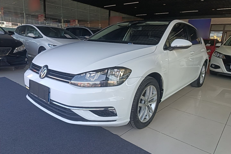 Volkswagen Golf 2019 صورة سيارة #2