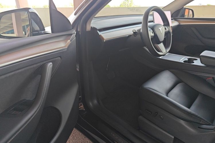 Tesla Model Y 2021 #16 Tesla Model Y 2021 car image #16