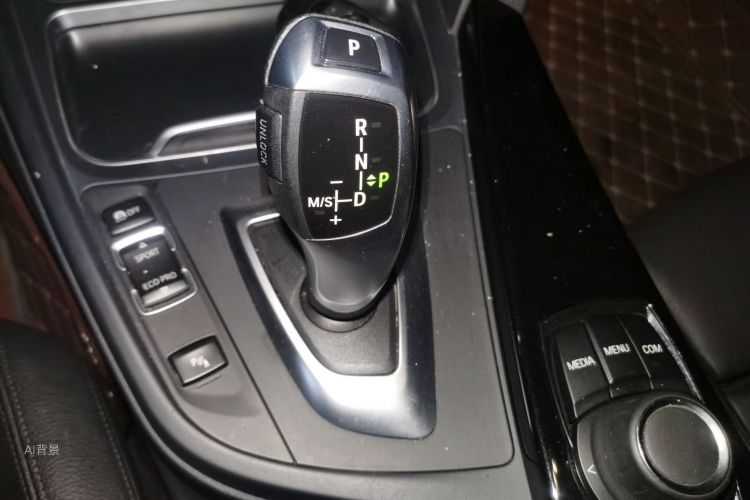 BMW 3 Series 2018 #16 BMW 3 Series 2018 car image #16
