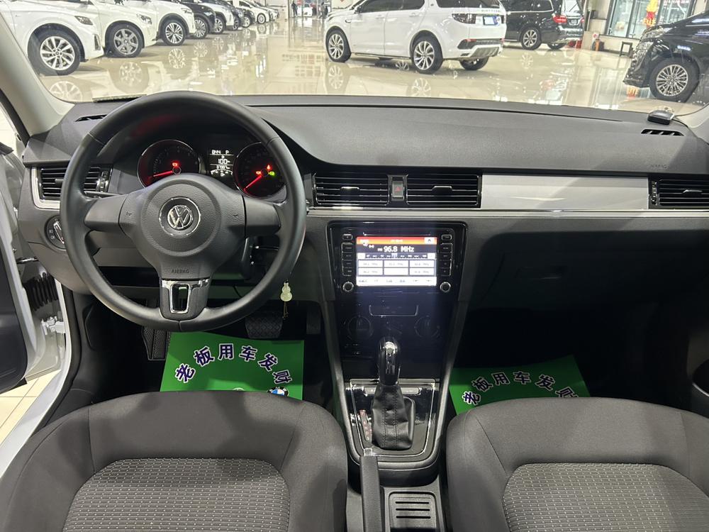 Volkswagen Bora 2015 car image #10
