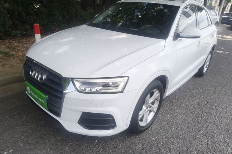Audi Q3 2018 car image #2