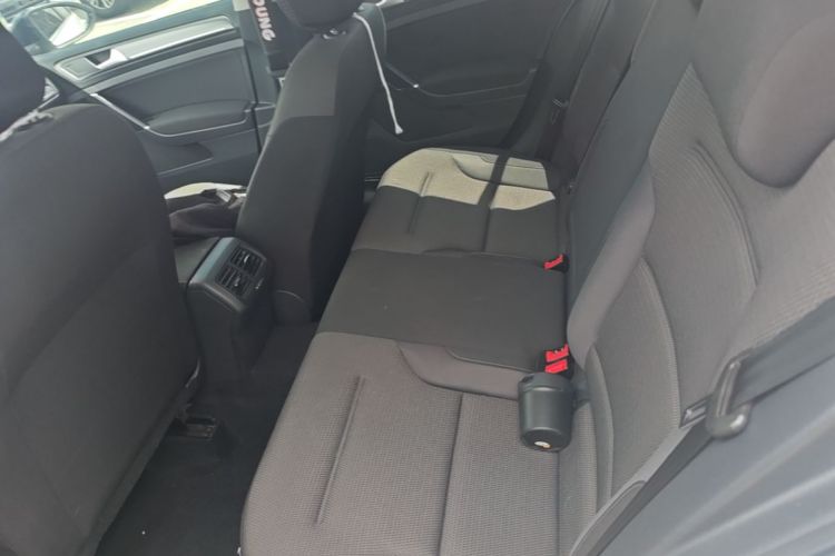 Volkswagen Golf 2017 car image #17