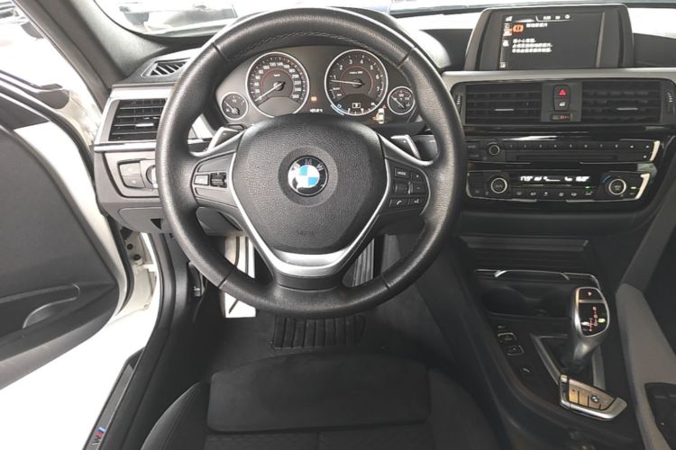 BMW 3 Series 2017 #11 BMW 3 Series 2017 car image #11