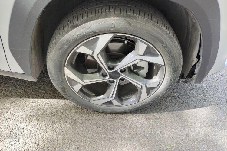 GEELY Boyue L 2024 immagine di auto #9