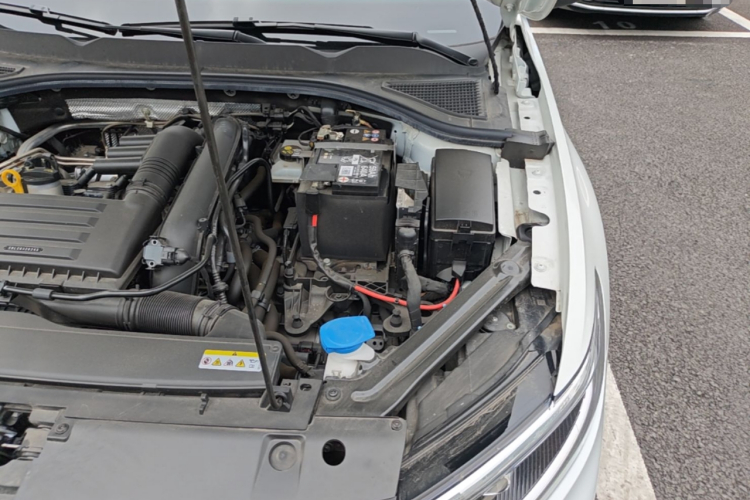 Volkswagen Bora 2025 car image #24