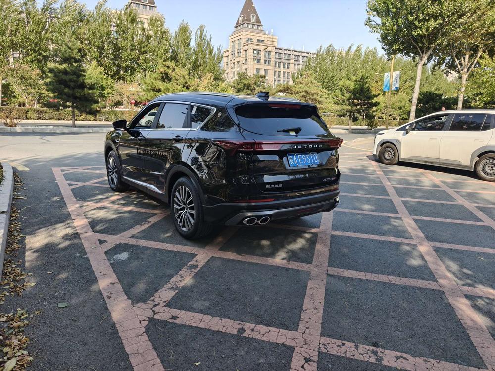 Jetour X70 PLUS 2022 immagine di auto #4