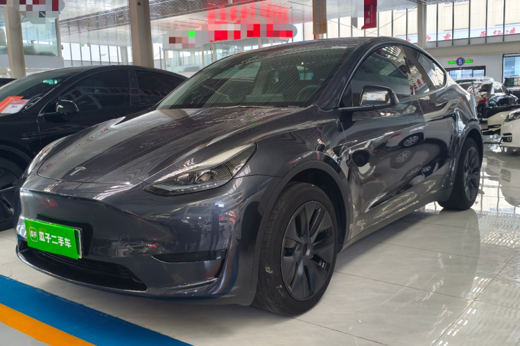 Tesla Model Y 2024 #2 Tesla Model Y 2024 car image #2
